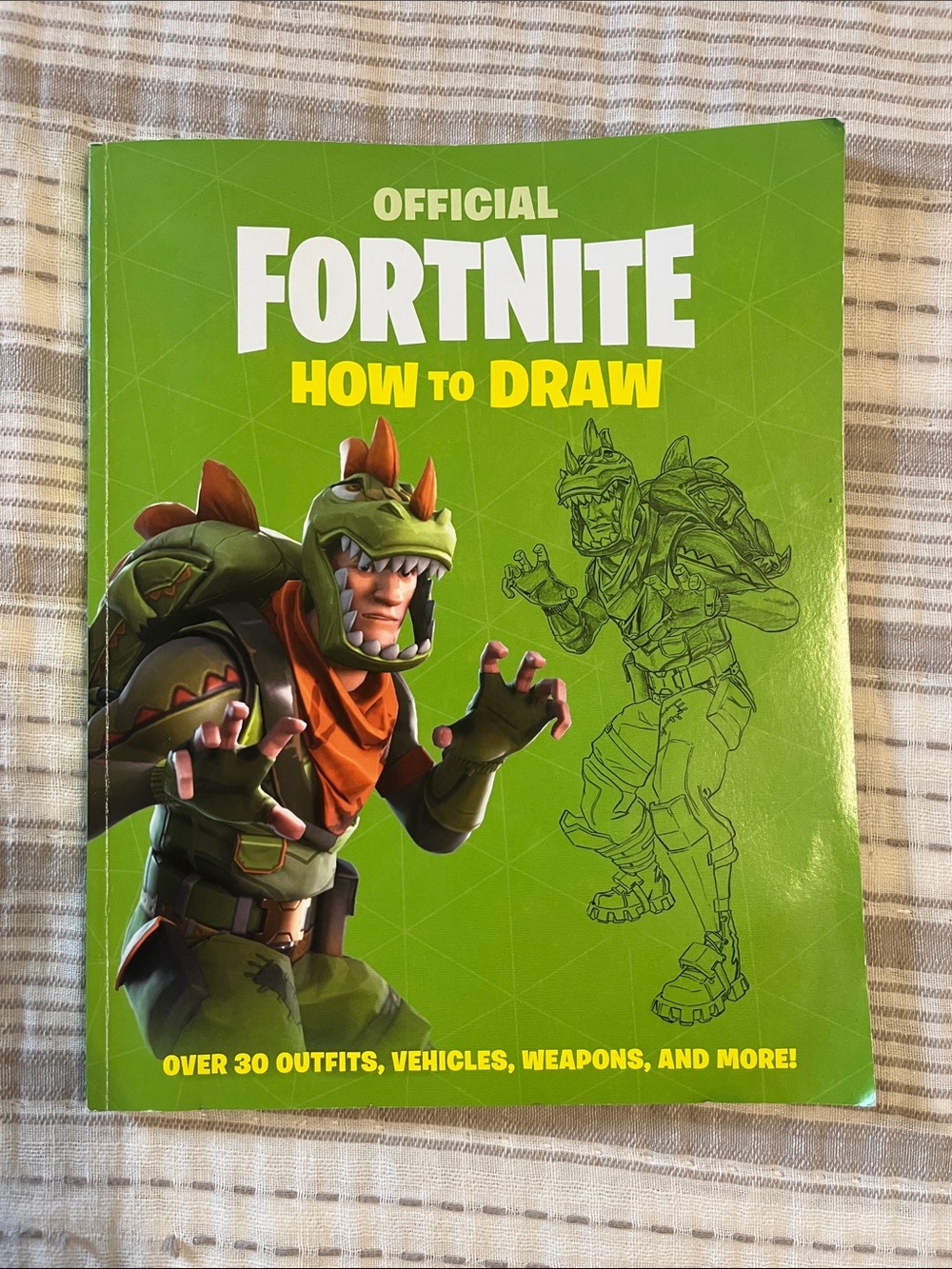 Official Fortnite How to Draw Book